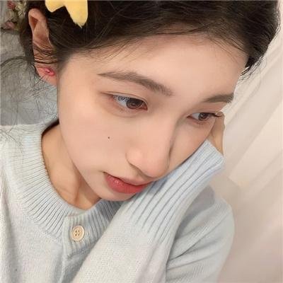 四月的女儿 高清封面
